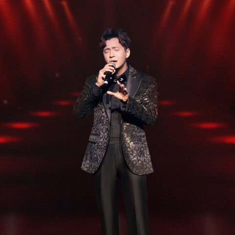 Singer Ngô Kiến Huy